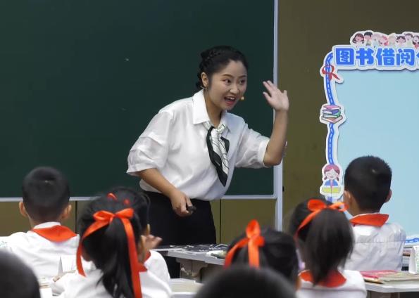李婷婷，《圖書借閱公約》，二年級(jí)下冊(cè)口語(yǔ)交際，第五單位